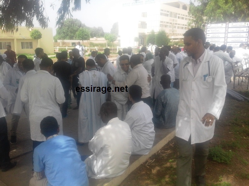 "جانب من حضور الوقفة"