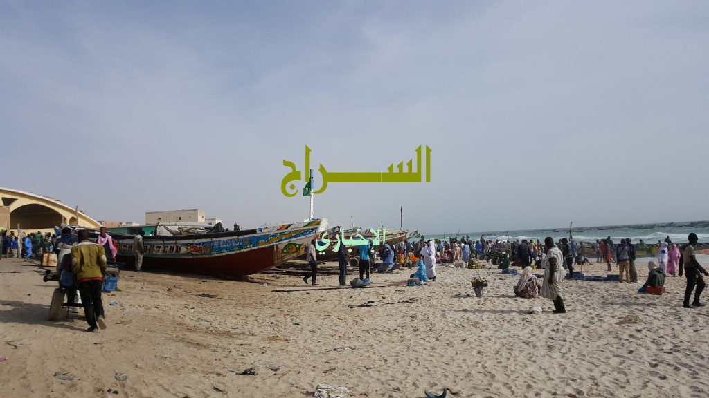 " فى انتظار أي قارب للسمك "