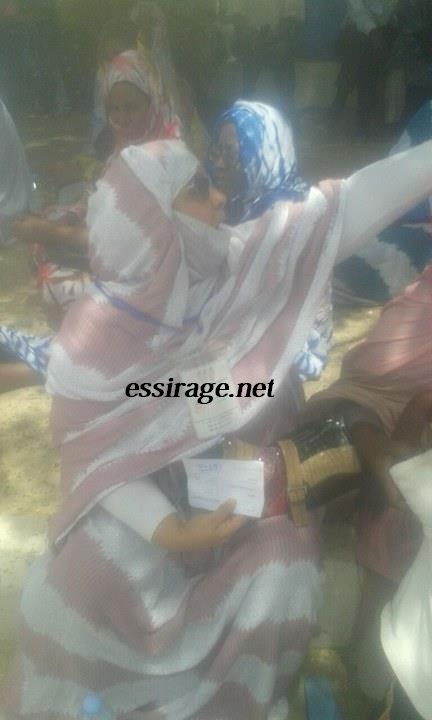 " أمام قسم الكلى خلال الزيارة "