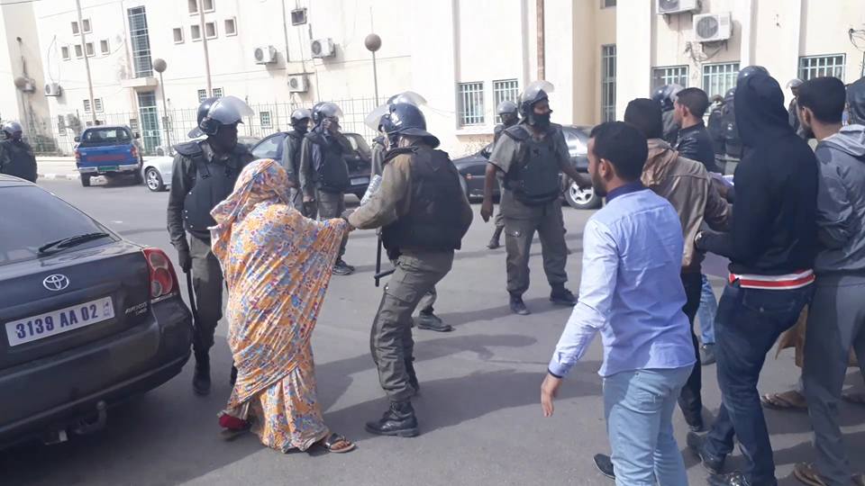 " قمع بعض الطالبات "