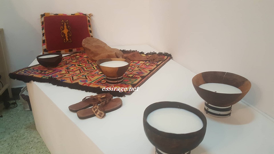 " صورة من بعض الأثاث التقليدي خلال الحفل "