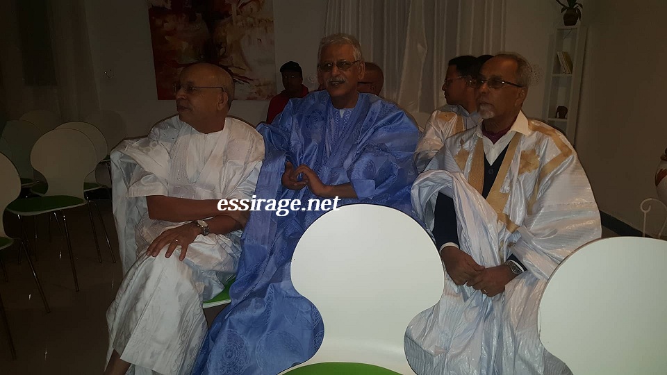 " بعض السياسيين خلال الحفل "
