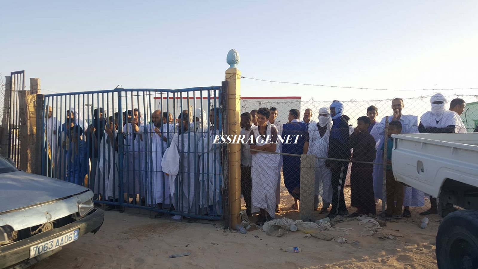 " بعض مساعدي الشيخ الرضي داخل سياجه "
