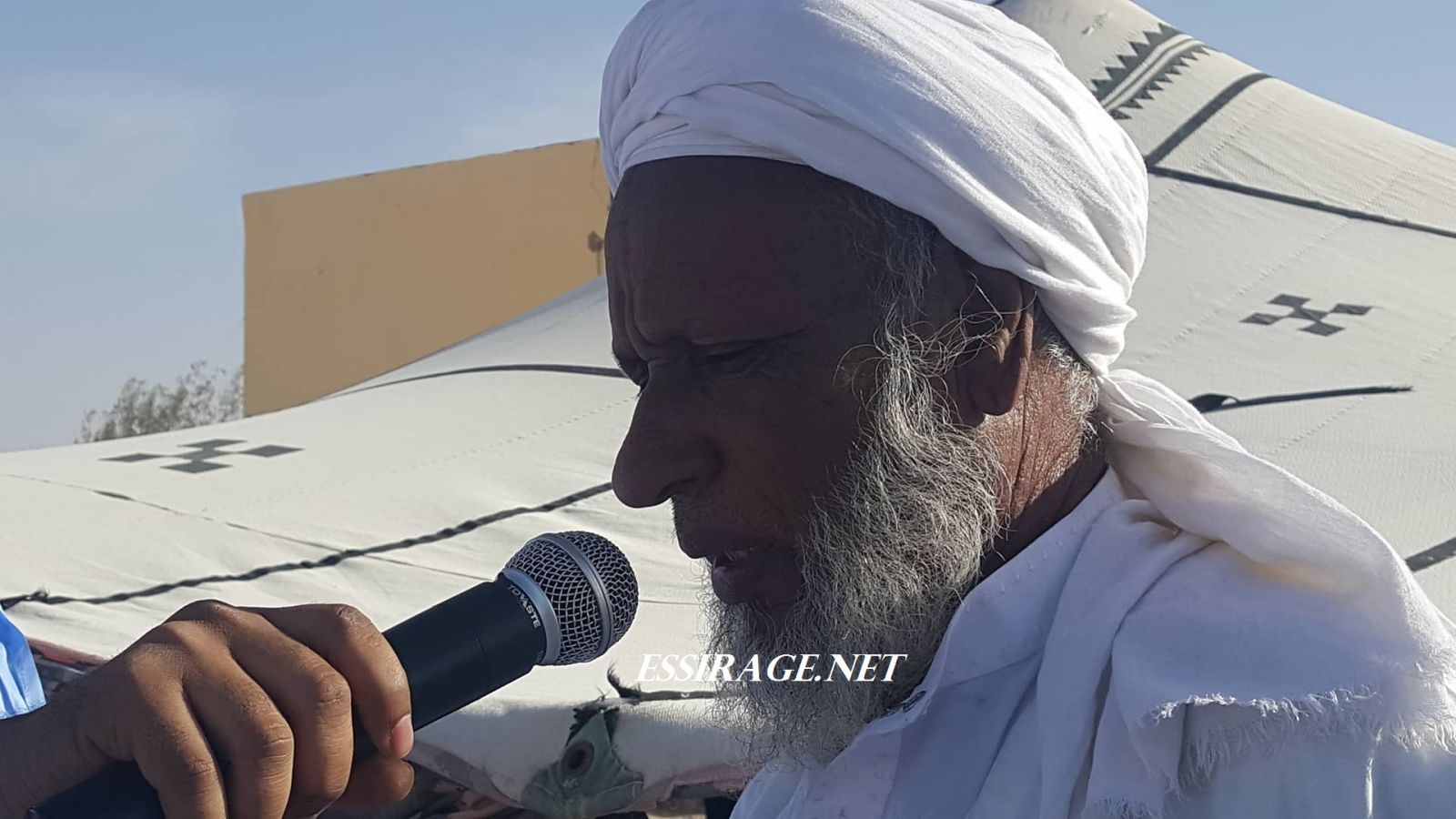 " مسن يعاني مرض القلب ويريد قضاء دينه "